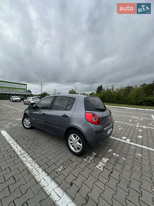 Хэтчбек Renault Clio 2007 в Черновцах