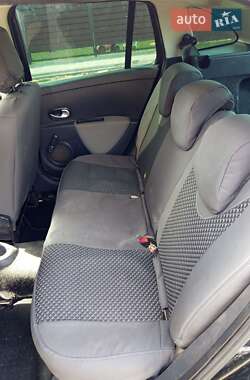 Хэтчбек Renault Clio 2012 в 