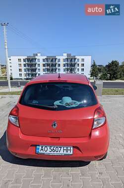 Хэтчбек Renault Clio 2009 в 