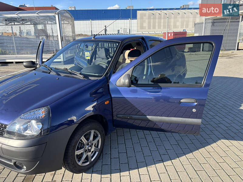 Хэтчбек Renault Clio 2003 в Львове