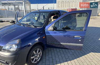 Хетчбек Renault Clio 2003 в 