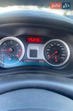 Хэтчбек Renault Clio 2006 в 