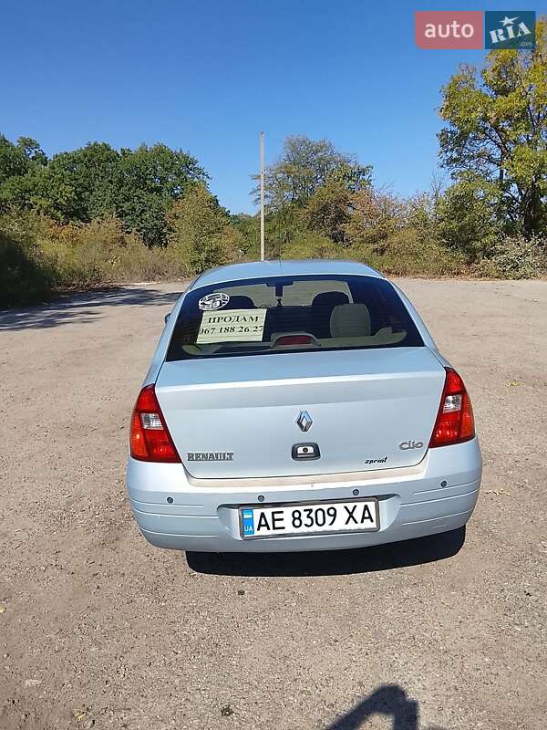 Хэтчбек Renault Clio 2001 в 