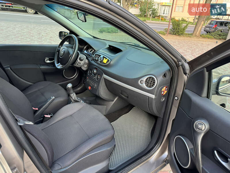 Хетчбек Renault Clio 2008 в Рівному