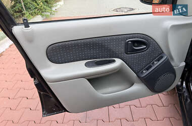 Седан Renault Clio 2006 в 