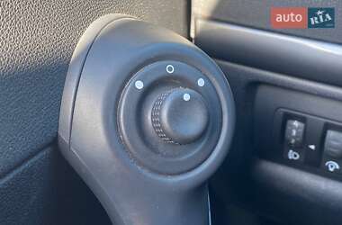 Хэтчбек Renault Clio 2007 в 