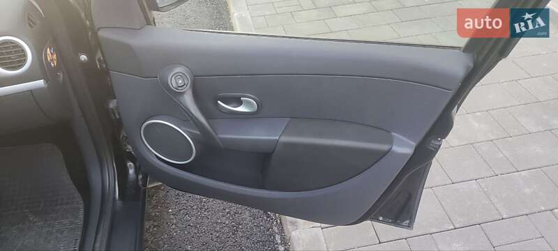 Хэтчбек Renault Clio 2009 в Львове