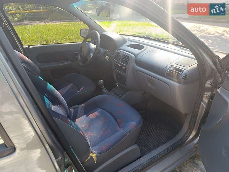 Хэтчбек Renault Clio 2001 в Харькове