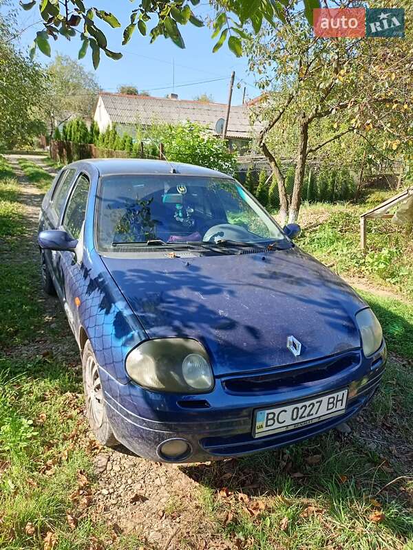 Хэтчбек Renault Clio 2001 в Стрые