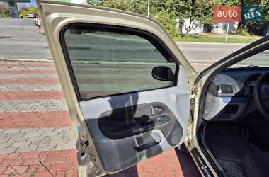 Седан Renault Clio 2006 в 