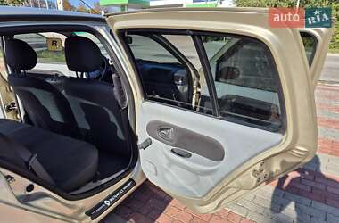 Седан Renault Clio 2006 в 