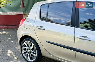 Хэтчбек Renault Clio 2007 в 