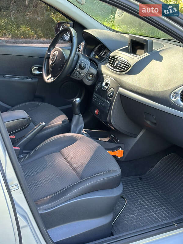 Хэтчбек Renault Clio 2011 в Киеве