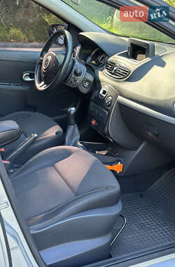 Хетчбек Renault Clio 2011 в 