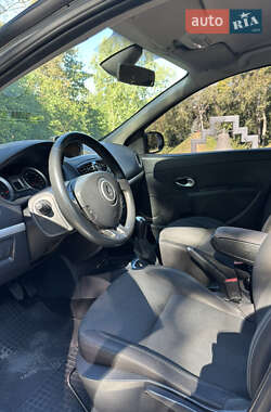 Хетчбек Renault Clio 2011 в 