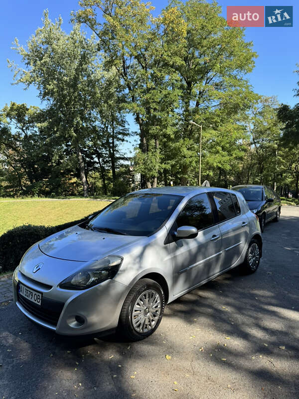Хэтчбек Renault Clio 2011 в Киеве