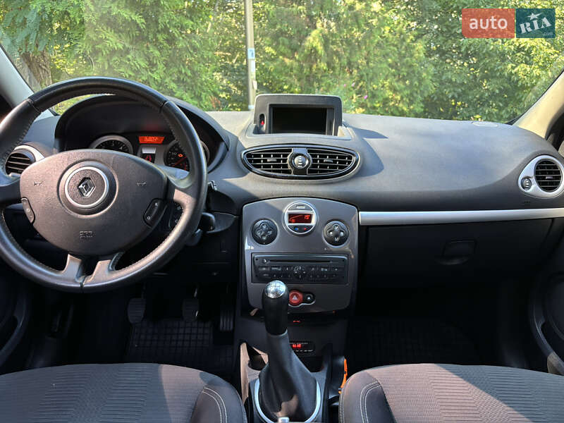 Хэтчбек Renault Clio 2011 в Киеве