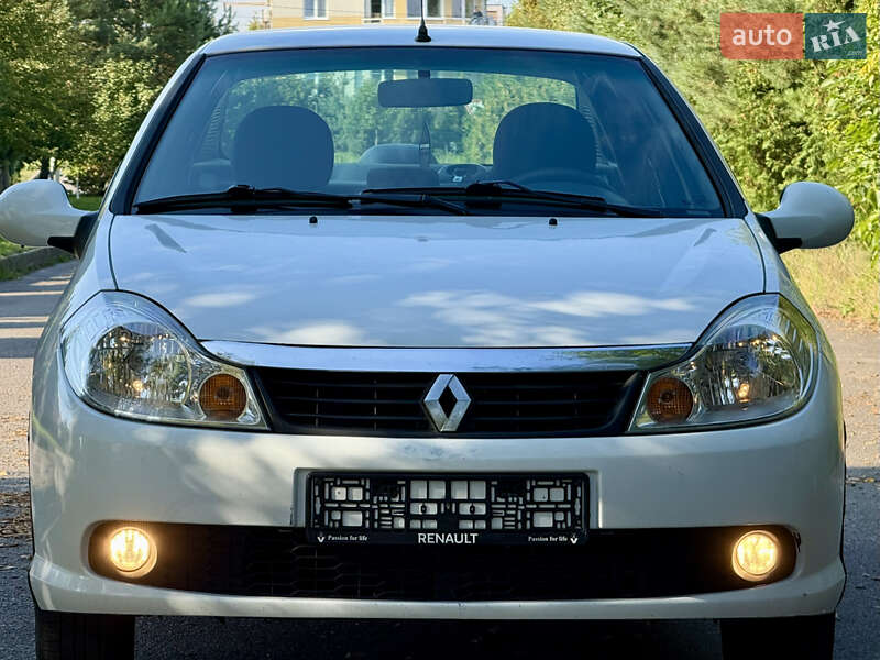 Седан Renault Clio 2012 в Ровно