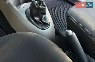 Седан Renault Clio 2012 в 