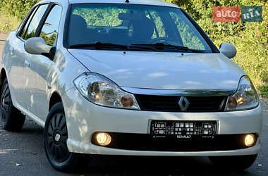 Седан Renault Clio 2012 в Ровно