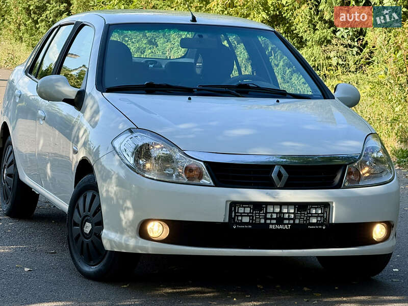 Седан Renault Clio 2012 в Ровно