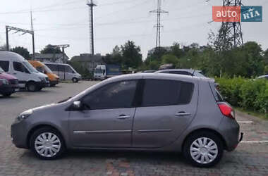 Хэтчбек Renault Clio 2011 в 