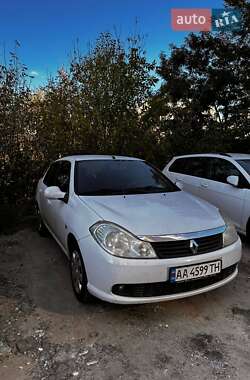 Седан Renault Clio 2010 в 