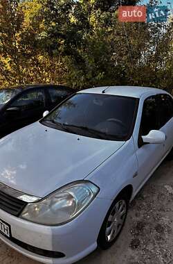 Седан Renault Clio 2010 в 