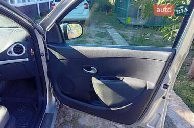 Універсал Renault Clio 2010 в 