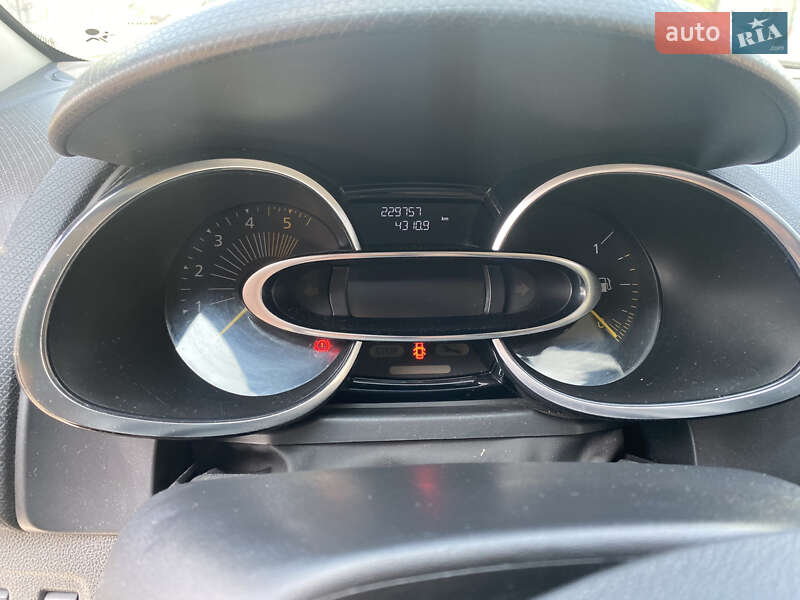 Универсал Renault Clio 2015 в Ивано-Франковске