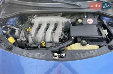 Хэтчбек Renault Clio 2009 в 
