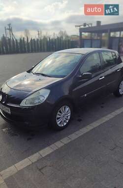 Хэтчбек Renault Clio 2008 в Надворной