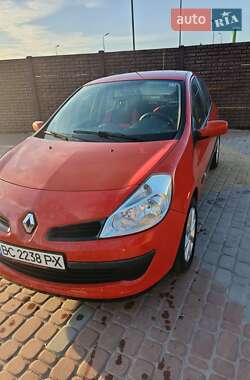Хетчбек Renault Clio 2006 в 
