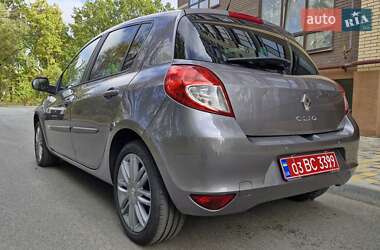 Хэтчбек Renault Clio 2012 в 