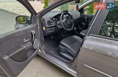 Хэтчбек Renault Clio 2012 в 
