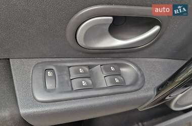 Хэтчбек Renault Clio 2012 в 