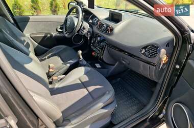 Хетчбек Renault Clio 2012 в 