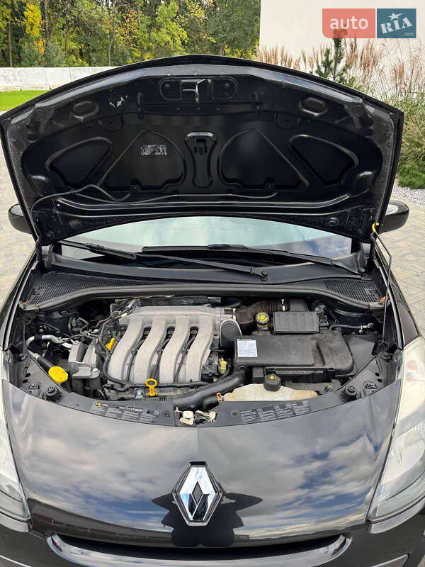 Универсал Renault Clio 2010 в Луцке