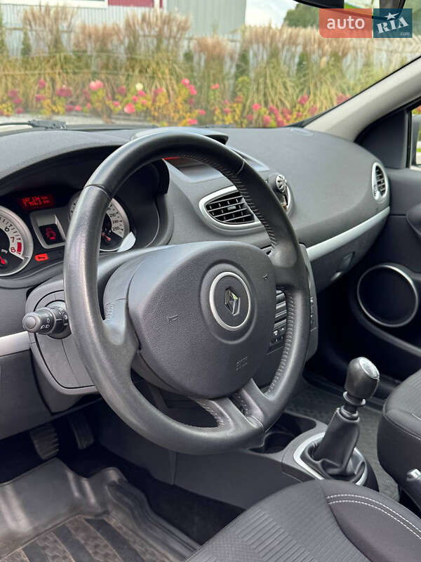 Универсал Renault Clio 2010 в Луцке
