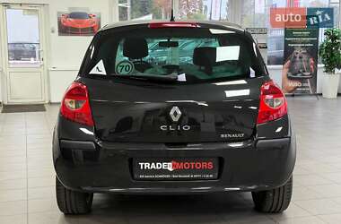 Хэтчбек Renault Clio 2007 в 