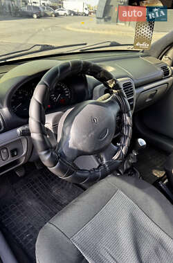 Хэтчбек Renault Clio 2001 в 