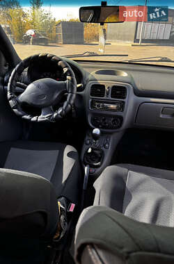 Хэтчбек Renault Clio 2001 в 