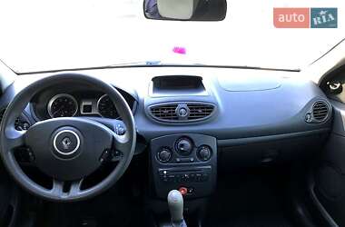 Хэтчбек Renault Clio 2009 в 
