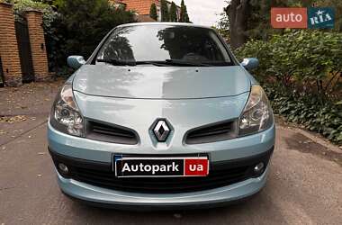 Хэтчбек Renault Clio 2007 в 