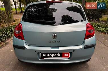 Хэтчбек Renault Clio 2007 в 