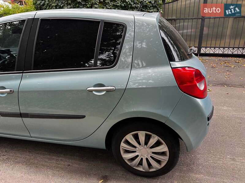 Хэтчбек Renault Clio 2007 в Киеве