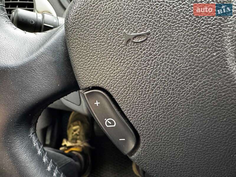 Хэтчбек Renault Clio 2007 в Киеве