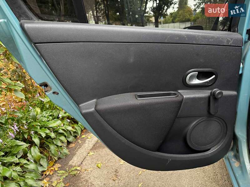 Хэтчбек Renault Clio 2007 в Киеве