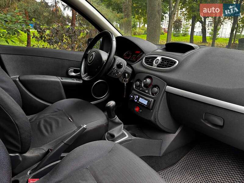 Хэтчбек Renault Clio 2007 в Киеве