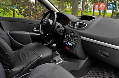 Хэтчбек Renault Clio 2007 в 
